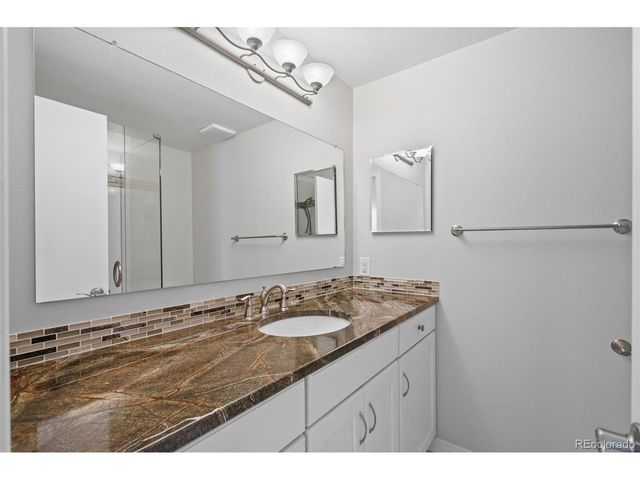 7053 S Oneida Cir, Centennial, CO 80112
