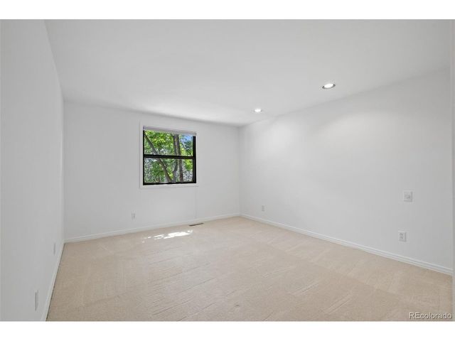 7053 S Oneida Cir, Centennial, CO 80112