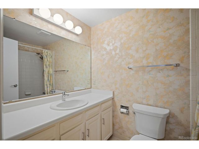 7053 S Oneida Cir, Centennial, CO 80112