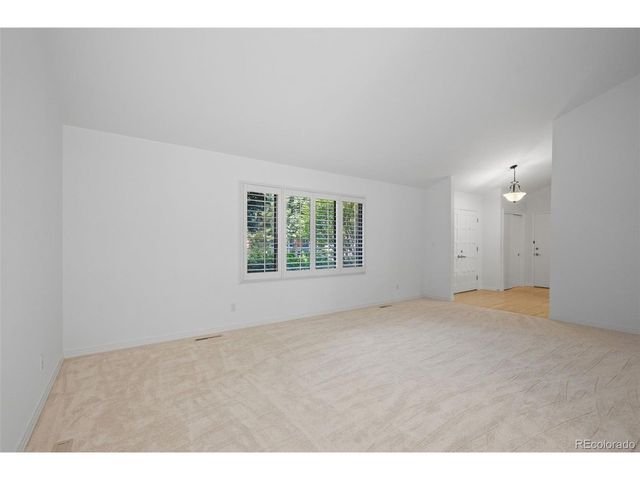 7053 S Oneida Cir, Centennial, CO 80112