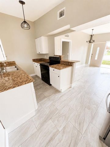 468 CLEMSON DRIVE, Altamonte Springs, FL 32714
