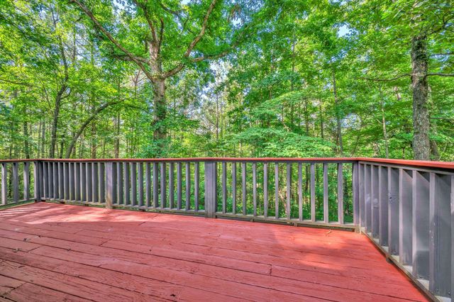 1144 Chestnut Dr, Burns, TN 37029