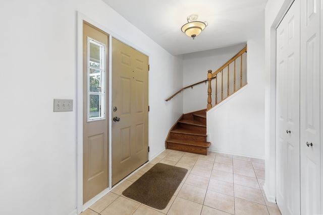 1153 Dovercliff Way, Crystal Lake, IL 60014
