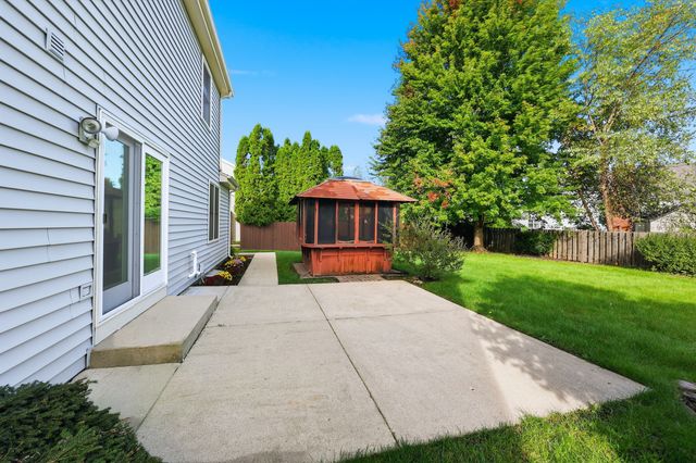 1153 Dovercliff Way, Crystal Lake, IL 60014