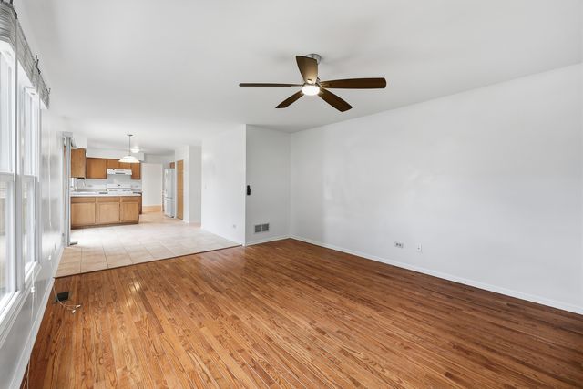 1153 Dovercliff Way, Crystal Lake, IL 60014