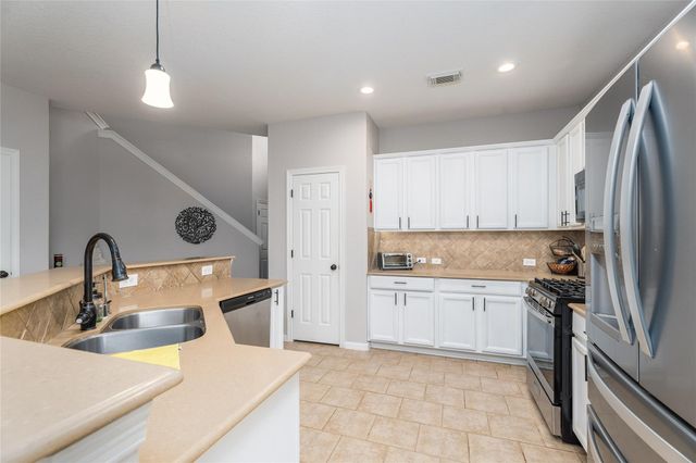 6142 Bradie Court, League City, TX 77573