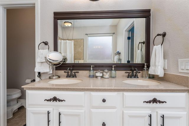 6142 Bradie Court, League City, TX 77573