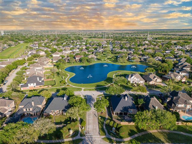 6142 Bradie Court, League City, TX 77573