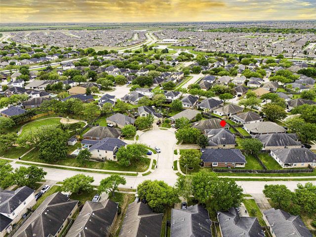 6142 Bradie Court, League City, TX 77573