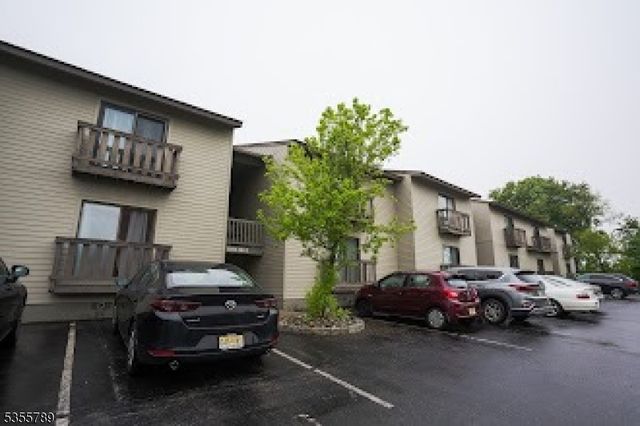 1808 Spruce Hills Dr, Glen Gardner Boro, NJ 08826