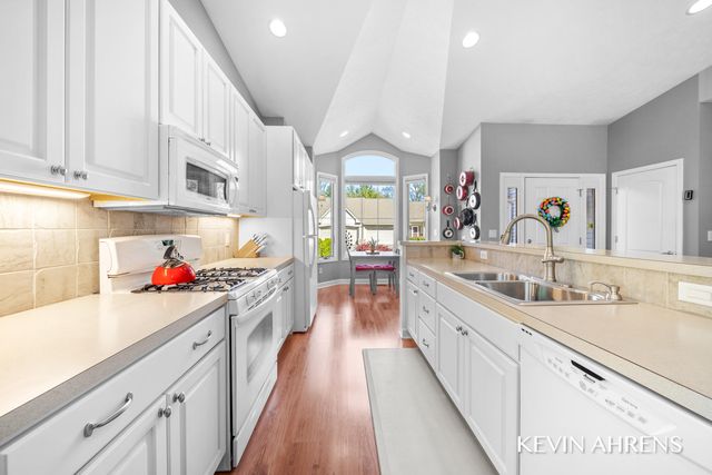 4366 Willow Ln Drive NE 6, Grand Rapids, MI 49525