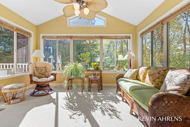 4366 Willow Ln Drive NE 6, Grand Rapids, MI 49525