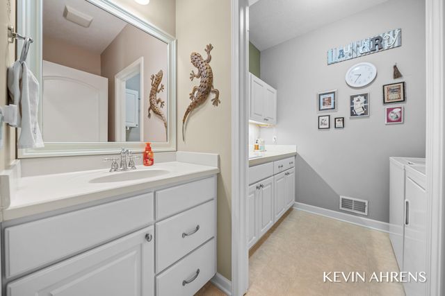 4366 Willow Ln Drive NE 6, Grand Rapids, MI 49525