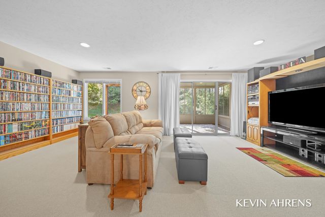4366 Willow Ln Drive NE 6, Grand Rapids, MI 49525