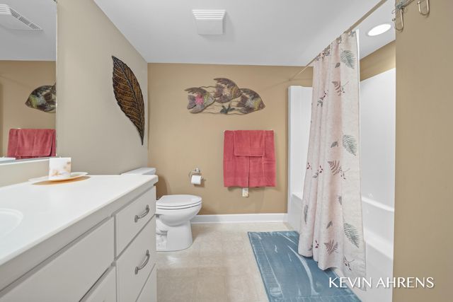 4366 Willow Ln Drive NE 6, Grand Rapids, MI 49525