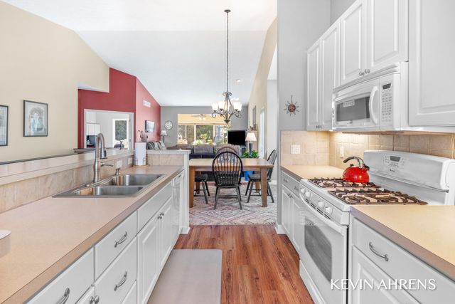 4366 Willow Ln Drive NE 6, Grand Rapids, MI 49525
