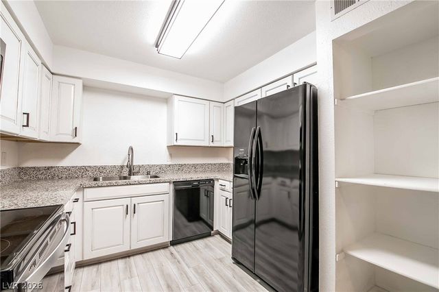 3151 SOARING GULLS Drive 2186, Las Vegas, NV 89128