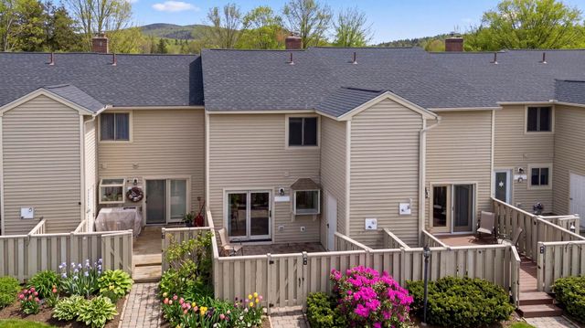 336 Intervale Rd Apt D4, Gilford, NH 03249