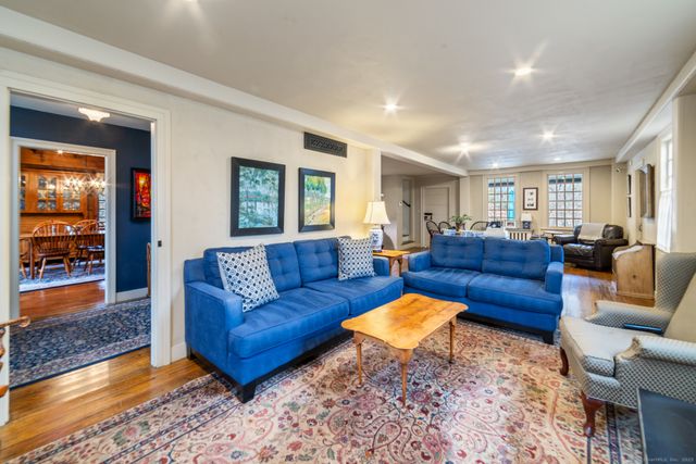 339 Main Street South, Woodbury, CT 06798