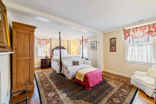 339 Main Street South, Woodbury, CT 06798