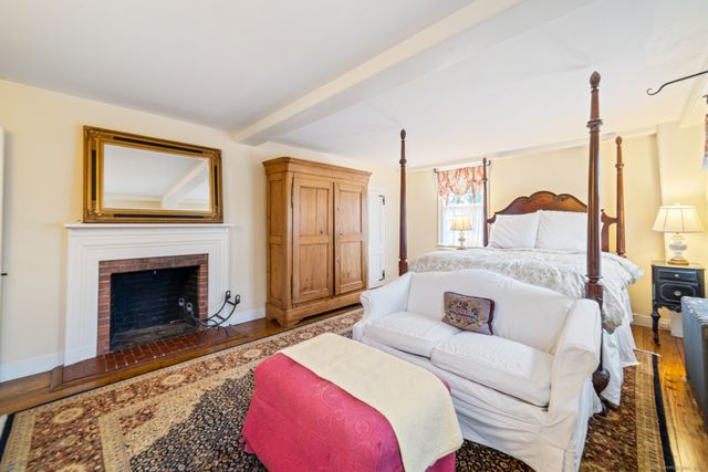 339 Main Street South, Woodbury, CT 06798