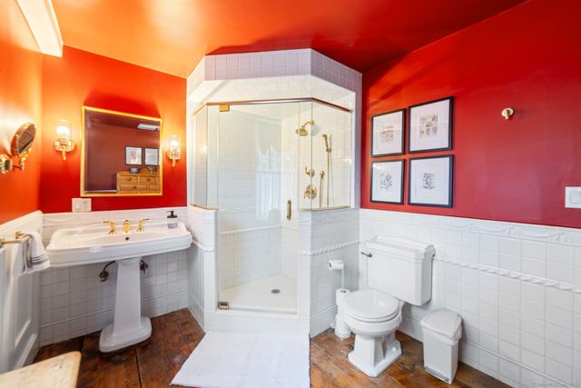 339 Main Street South, Woodbury, CT 06798