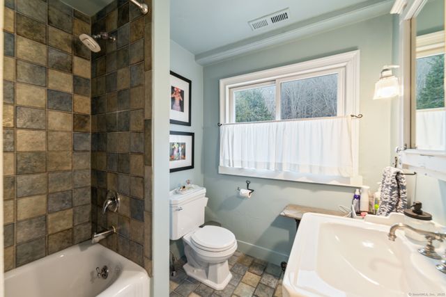 339 Main Street South, Woodbury, CT 06798