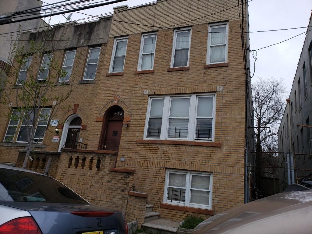 719 E 242nd Street, Bronx, NY 10470