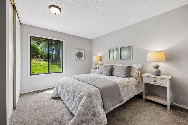 9701 Cimarron Trail, Minnetonka, MN 55305