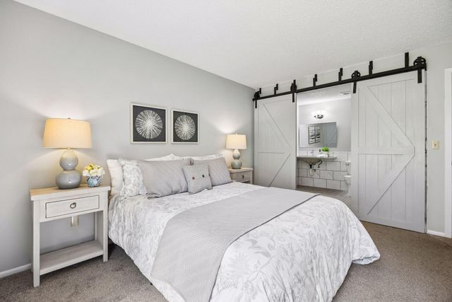 9701 Cimarron Trail, Minnetonka, MN 55305