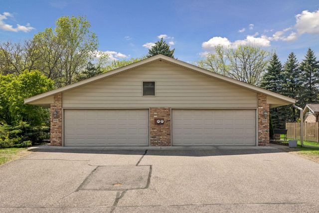 9701 Cimarron Trail, Minnetonka, MN 55305