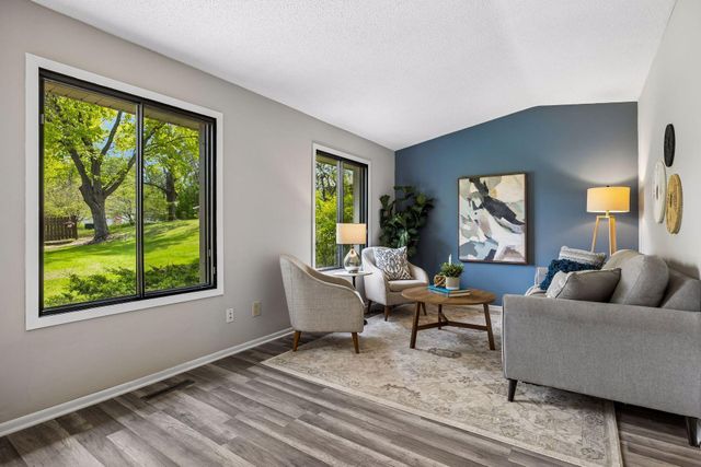 9701 Cimarron Trail, Minnetonka, MN 55305