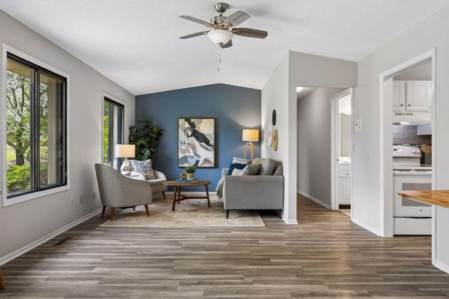 9701 Cimarron Trail, Minnetonka, MN 55305