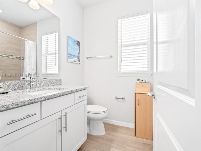 1575 Pongam Ter, Hollywood, FL 33021