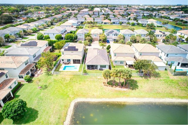 1575 Pongam Ter, Hollywood, FL 33021