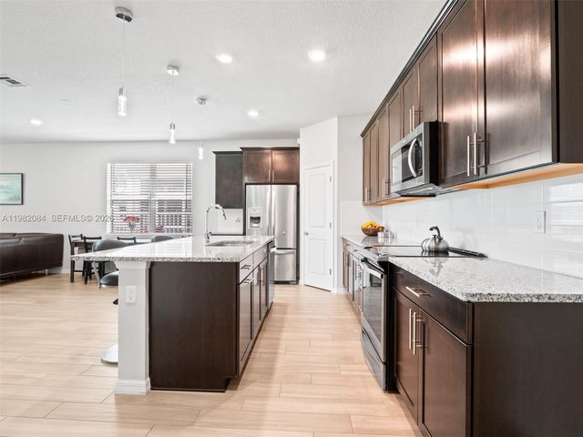 1575 Pongam Ter, Hollywood, FL 33021