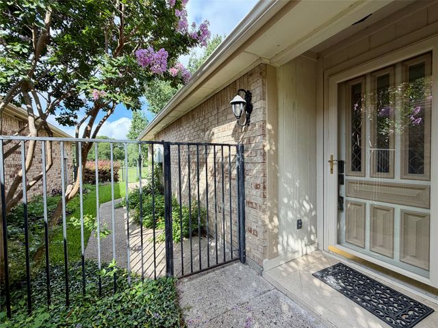 3212 Laurel Oaks Court, Garland, TX 75044