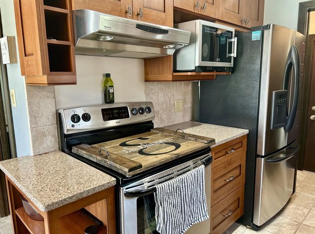 36753 Greenbush Road, Wayne City, MI 48184