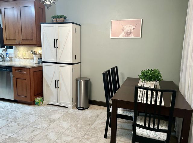 36753 Greenbush Road, Wayne City, MI 48184