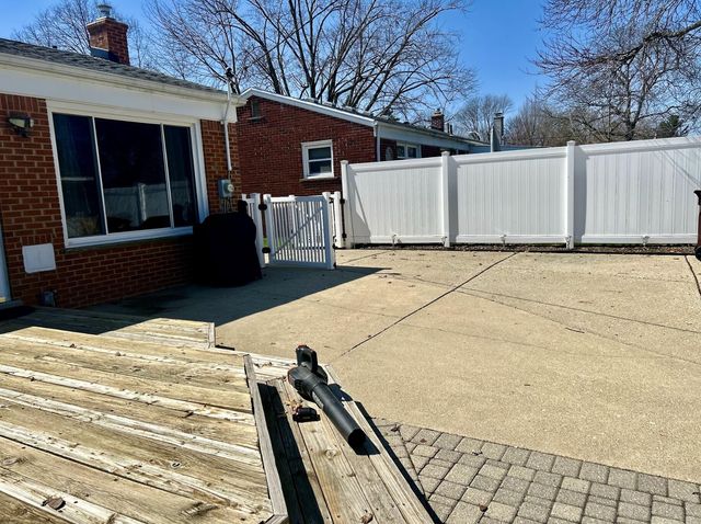 36753 Greenbush Road, Wayne City, MI 48184