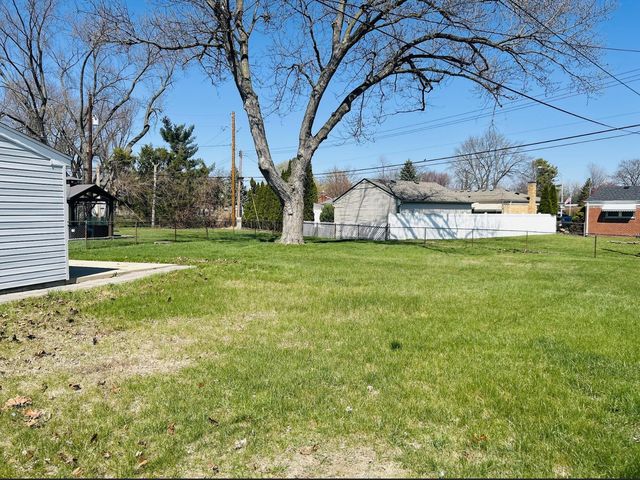 36753 Greenbush Road, Wayne City, MI 48184