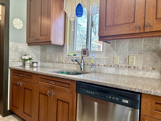 36753 Greenbush Road, Wayne City, MI 48184