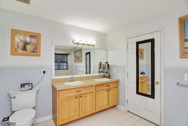 6 Markham Cir, Old Bridge Twp., NJ 08857