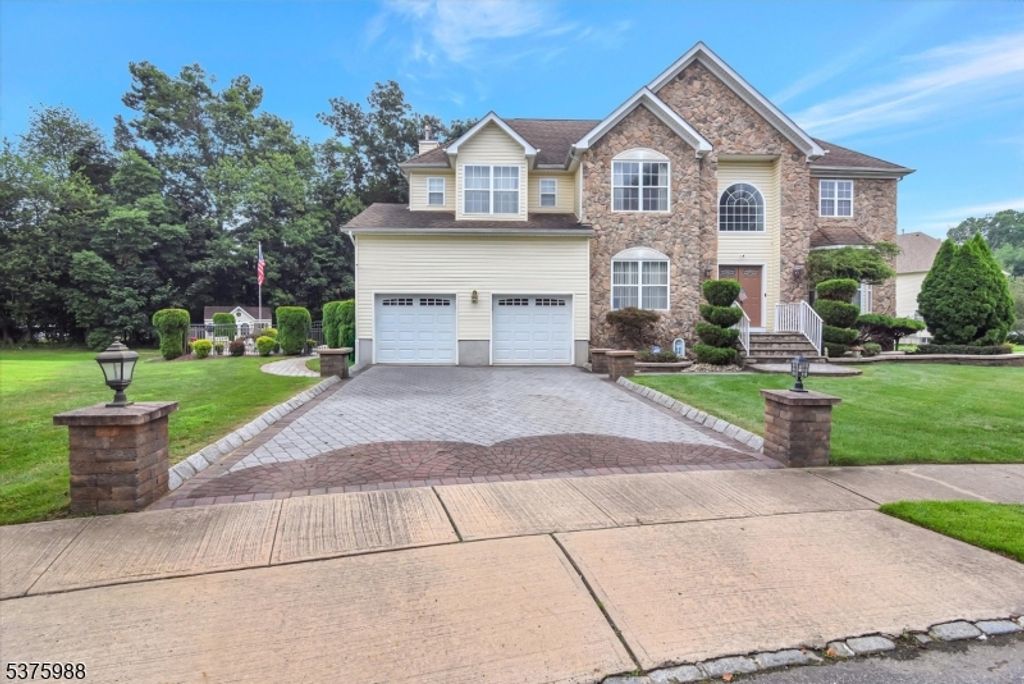6 Markham Cir, Old Bridge Twp., NJ 08857