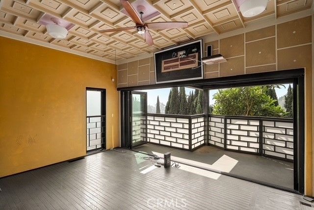 6869 Los Altos, Los Angeles, CA 90068