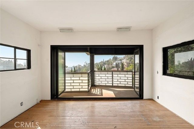 6869 Los Altos, Los Angeles, CA 90068