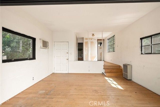 6869 Los Altos, Los Angeles, CA 90068