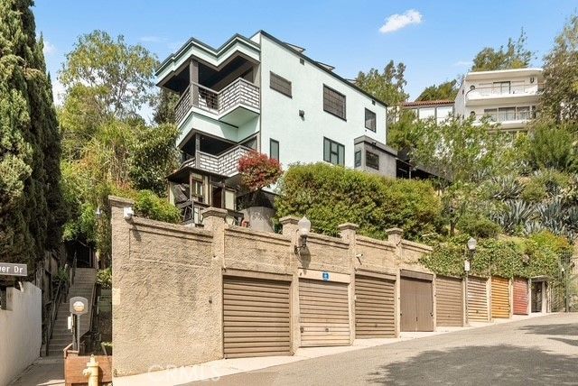 6869 Los Altos, Los Angeles, CA 90068