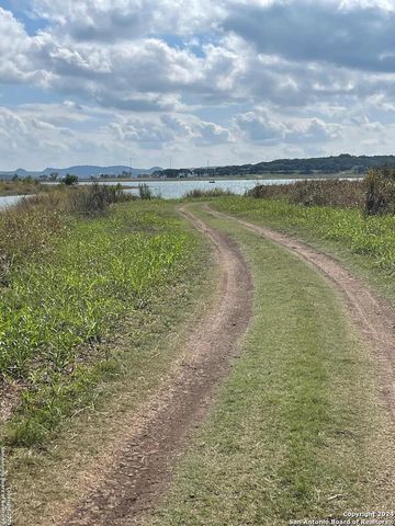 1409 LAVACA DR, Canyon Lake, TX 78133