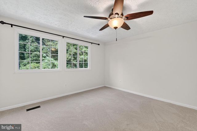 7590 ASPENPARK RD, Lorton, VA 22079